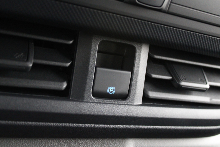 Ford Transit Custom 320 2.0 TDCI L2H1 Trend DC 136pk - Carplay - Android - Camera - LED koplampen - Stoel + Stuurverwarming - Rijklaar