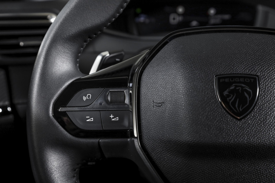 Peugeot 208 1.2 Hybrid 110 e-DCS6 Allure | Dig. Cockpit | Adapt. Cruise | PDC | Camera V+A | NAV+App. Connect | ECC | LM 16" | 9303