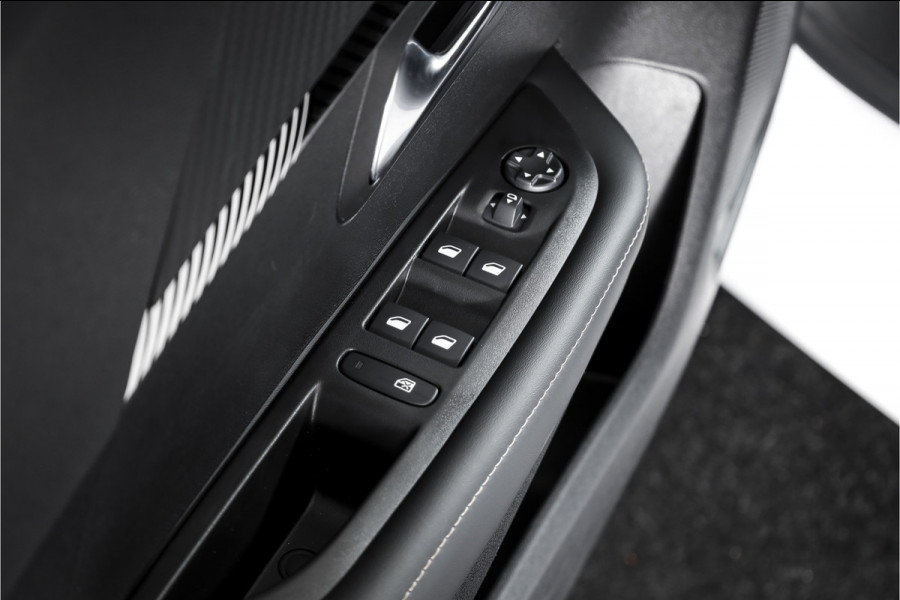 Peugeot 208 1.2 Hybrid 110 e-DCS6 Allure | Dig. Cockpit | Adapt. Cruise | PDC | Camera V+A | NAV+App. Connect | ECC | LM 16" | 9303