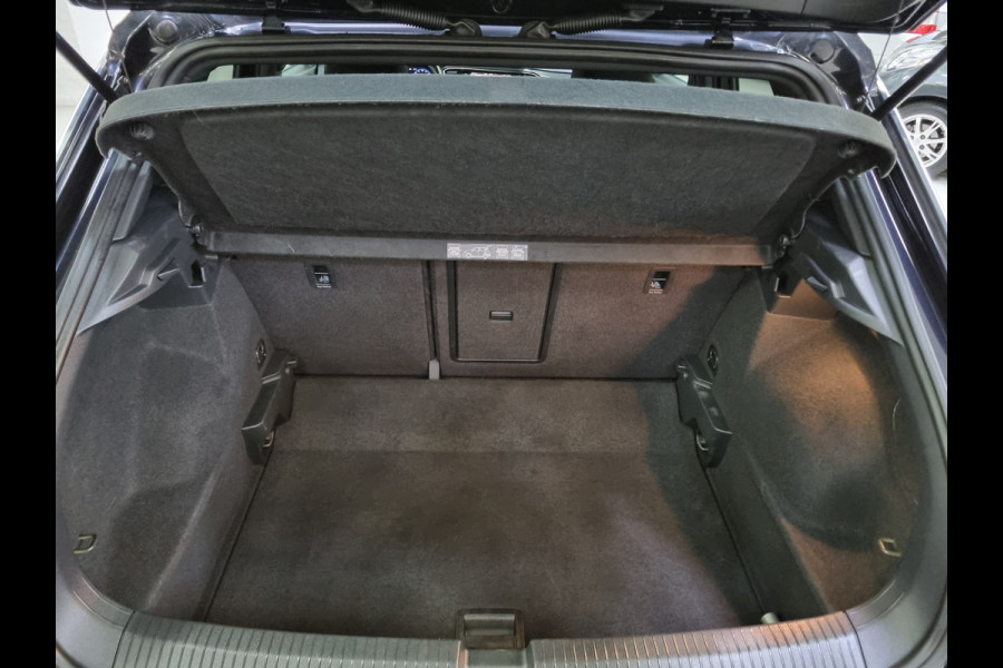 Volkswagen T-Roc 1.0 TSI Sport ✅MOOIE AUTO ✅GARANTIE Volkswagen T-Roc 1.0 TSI Sport ✅MOOIE AUTO ✅GARANTIE