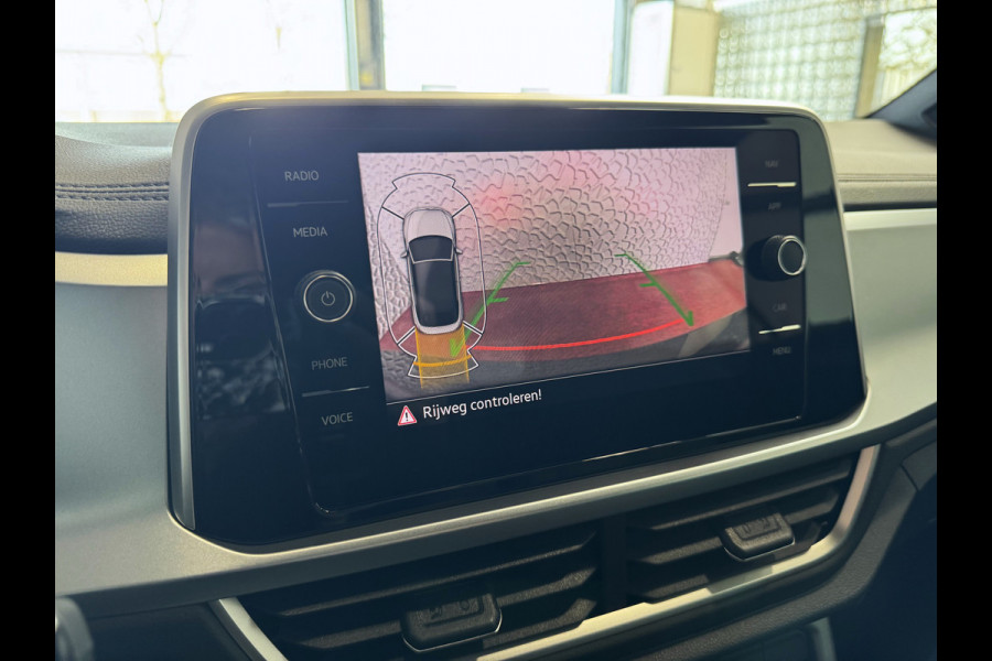 Volkswagen T-Roc Cabrio TSI VIR.COCKPIT CARPLAY NAVI IQ.LED STOEL/STUUR.VERW DAB ADAP.CRUISE 05/2024 "Volkswagen rijden begint bij Topautos.nl – 75 topmodellen direct op voorraad!"