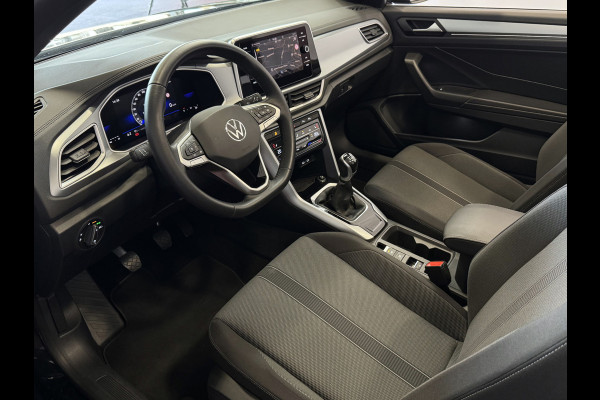 Volkswagen T-Roc Cabrio TSI VIR.COCKPIT CARPLAY NAVI IQ.LED STOEL/STUUR.VERW DAB ADAP.CRUISE 05/2024 "Volkswagen rijden begint bij Topautos.nl – 75 topmodellen direct op voorraad!"