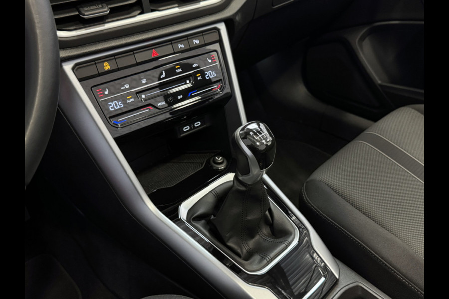 Volkswagen T-Roc Cabrio TSI VIR.COCKPIT CARPLAY NAVI IQ.LED STOEL/STUUR.VERW DAB ADAP.CRUISE 05/2024 "Volkswagen rijden begint bij Topautos.nl – 75 topmodellen direct op voorraad!"