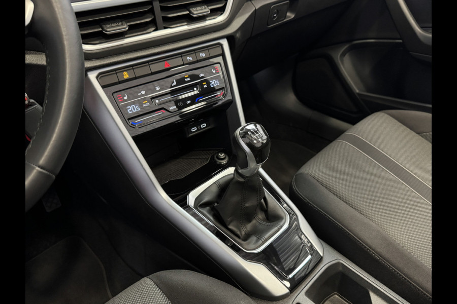 Volkswagen T-Roc Cabrio TSI VIR.COCKPIT CARPLAY NAVI IQ.LED STOEL/STUUR.VERW DAB ADAP.CRUISE 05/2024 "Volkswagen rijden begint bij Topautos.nl – 75 topmodellen direct op voorraad!"