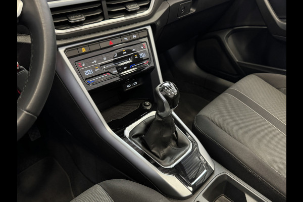 Volkswagen T-Roc Cabrio TSI VIR.COCKPIT CARPLAY NAVI IQ.LED STOEL/STUUR.VERW DAB ADAP.CRUISE 05/2024 "Volkswagen rijden begint bij Topautos.nl – 75 topmodellen direct op voorraad!"