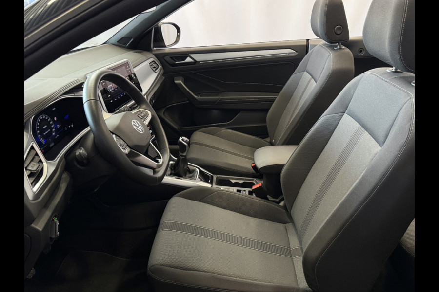 Volkswagen T-Roc Cabrio TSI VIR.COCKPIT CARPLAY NAVI IQ.LED STOEL/STUUR.VERW DAB ADAP.CRUISE 05/2024 "Volkswagen rijden begint bij Topautos.nl – 75 topmodellen direct op voorraad!"
