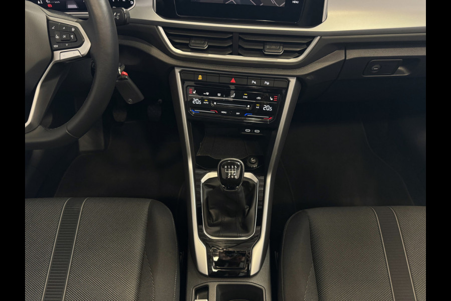 Volkswagen T-Roc Cabrio TSI VIR.COCKPIT CARPLAY NAVI IQ.LED STOEL/STUUR.VERW DAB ADAP.CRUISE 05/2024 "Volkswagen rijden begint bij Topautos.nl – 75 topmodellen direct op voorraad!"