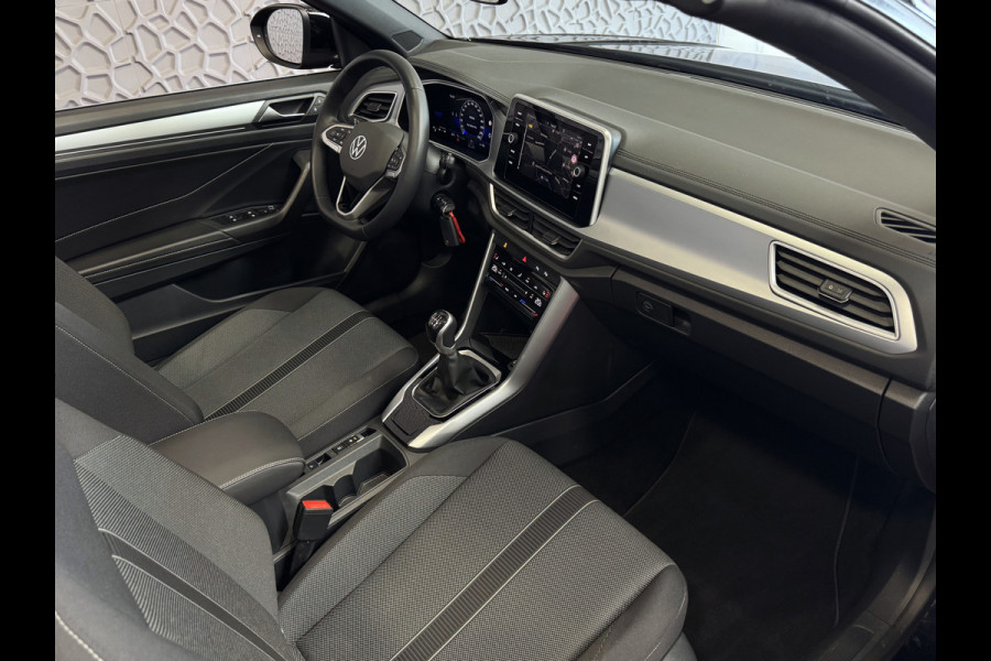 Volkswagen T-Roc Cabrio TSI VIR.COCKPIT CARPLAY NAVI IQ.LED STOEL/STUUR.VERW DAB ADAP.CRUISE 05/2024 "Volkswagen rijden begint bij Topautos.nl – 75 topmodellen direct op voorraad!"
