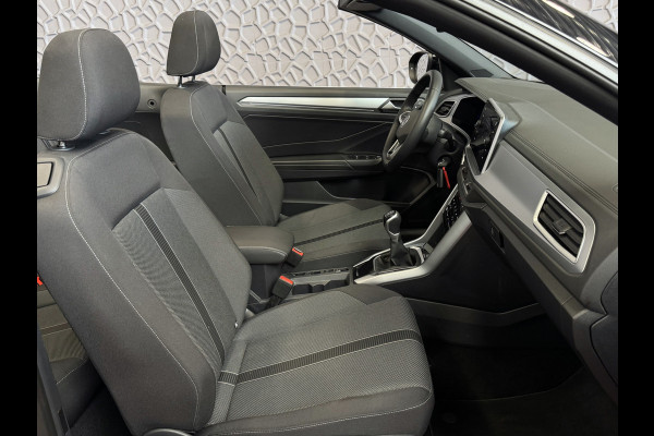 Volkswagen T-Roc Cabrio TSI VIR.COCKPIT CARPLAY NAVI IQ.LED STOEL/STUUR.VERW DAB ADAP.CRUISE 05/2024 "Volkswagen rijden begint bij Topautos.nl – 75 topmodellen direct op voorraad!"