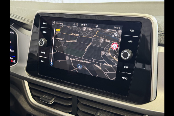 Volkswagen T-Roc Cabrio TSI VIR.COCKPIT CARPLAY NAVI IQ.LED STOEL/STUUR.VERW DAB ADAP.CRUISE 05/2024 "Volkswagen rijden begint bij Topautos.nl – 75 topmodellen direct op voorraad!"