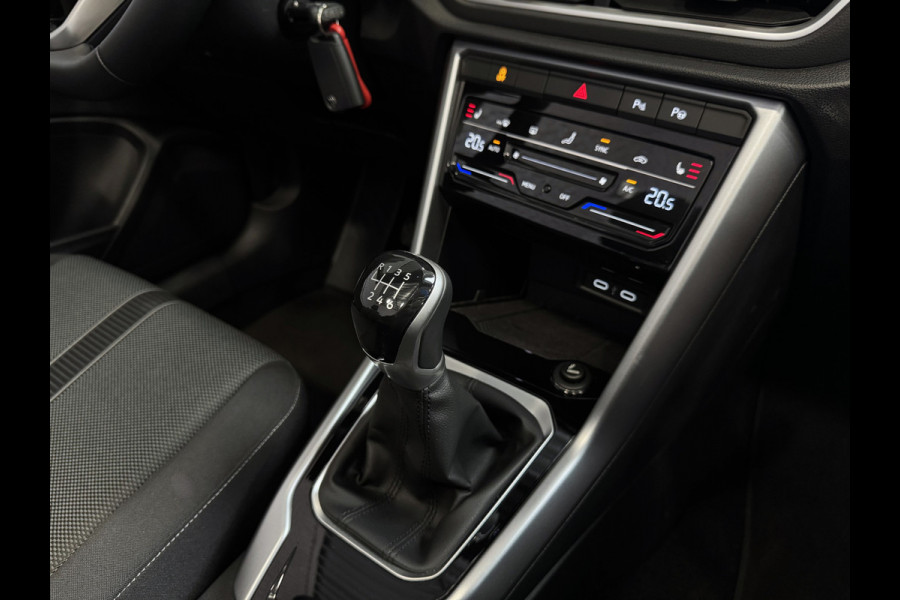 Volkswagen T-Roc Cabrio TSI VIR.COCKPIT CARPLAY NAVI IQ.LED STOEL/STUUR.VERW DAB ADAP.CRUISE 05/2024 "Volkswagen rijden begint bij Topautos.nl – 75 topmodellen direct op voorraad!"