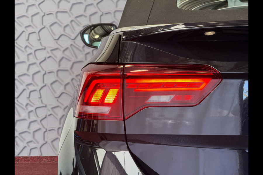 Volkswagen T-Roc Cabrio TSI VIR.COCKPIT CARPLAY NAVI IQ.LED STOEL/STUUR.VERW DAB ADAP.CRUISE 05/2024 "Volkswagen rijden begint bij Topautos.nl – 75 topmodellen direct op voorraad!"