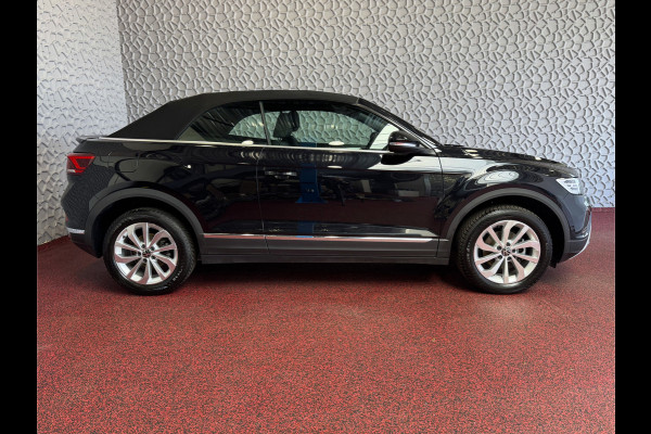 Volkswagen T-Roc Cabrio TSI VIR.COCKPIT CARPLAY NAVI IQ.LED STOEL/STUUR.VERW DAB ADAP.CRUISE 05/2024 "Volkswagen rijden begint bij Topautos.nl – 75 topmodellen direct op voorraad!"