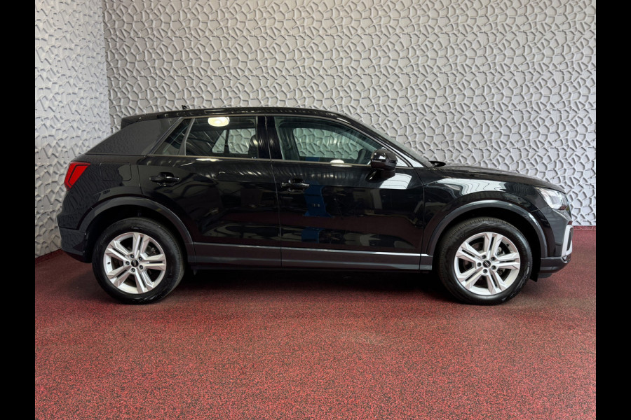 Audi Q2 35 TFSI 1.5 ✅NIEUW MODEL✅ S EDITION 150PK VIR.COCKPIT ELEK.KLEP TOUCHSCREEN CARPLAY NAVI CAMERA MATRIX LED STOELVERW. PDC KEYLES 11/2024 "Audi rijden begint bij Topautos.nl – 20 Audi topmodellen direct op voorraad!" Audi Q2 35 TFSI 1.5 ✅NIEUW MODEL✅ S EDITION 150PK VIR.COCKPIT ELEK.KLEP TOUCHSCREEN CARPLAY NAVI CAMERA MATRIX LED STOELVERW. PDC KEYLES 11/2024 "Audi rijden begint bij Topautos.nl – 20 Audi topmodellen direct op voorraad!"