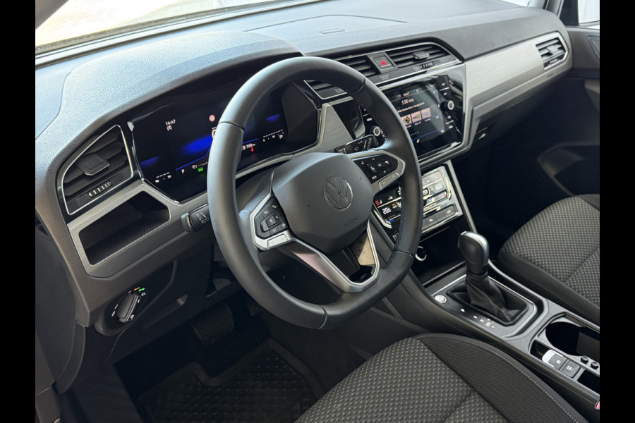 Volkswagen Touran 1.5 TSI 150PK 7P CARPLAY NAVI CAMERA LED ELEK.KLEP VIR.COCKPIT DODE.HOEK DET. STOELVERW KEYLESS 7P 7PERS 10/2024 "Volkswagen rijden begint bij Topautos.nl – 75 topmodellen direct op voorraad!"