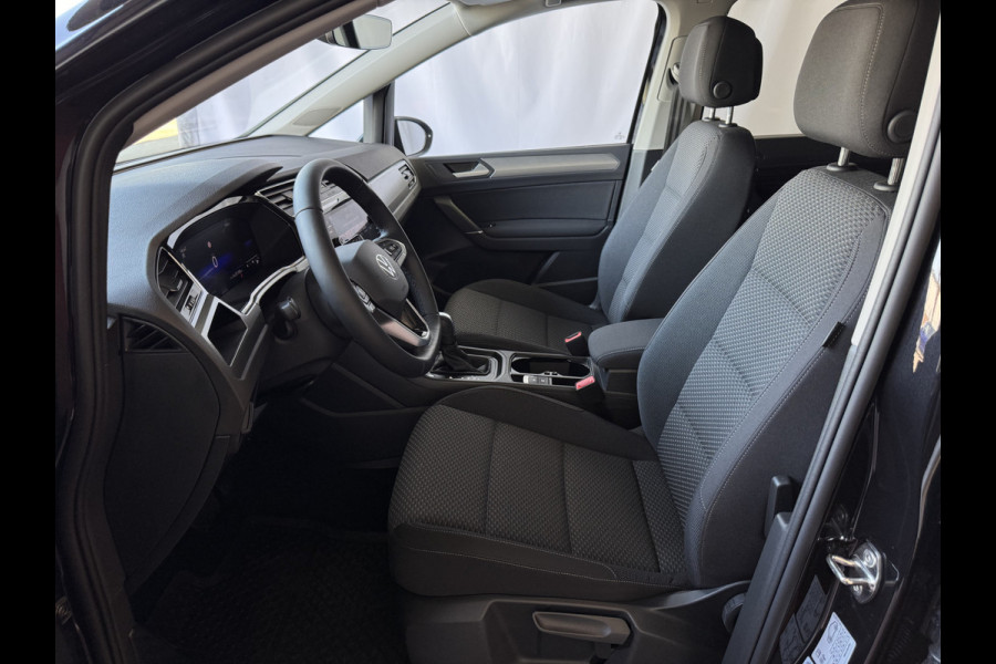 Volkswagen Touran 1.5 TSI 150PK 7P CARPLAY NAVI CAMERA LED ELEK.KLEP VIR.COCKPIT DODE.HOEK DET. STOELVERW KEYLESS 7P 7PERS 10/2024 "Volkswagen rijden begint bij Topautos.nl – 75 topmodellen direct op voorraad!"
