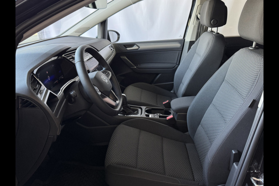 Volkswagen Touran 1.5 TSI 150PK 7P CARPLAY NAVI CAMERA LED ELEK.KLEP VIR.COCKPIT DODE.HOEK DET. STOELVERW KEYLESS 7P 7PERS 10/2024 "Volkswagen rijden begint bij Topautos.nl – 75 topmodellen direct op voorraad!"