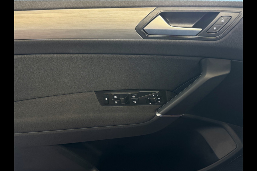 Volkswagen Touran 1.5 TSI 150PK 7P CARPLAY NAVI CAMERA LED ELEK.KLEP VIR.COCKPIT DODE.HOEK DET. STOELVERW KEYLESS 7P 7PERS 10/2024 "Volkswagen rijden begint bij Topautos.nl – 75 topmodellen direct op voorraad!"