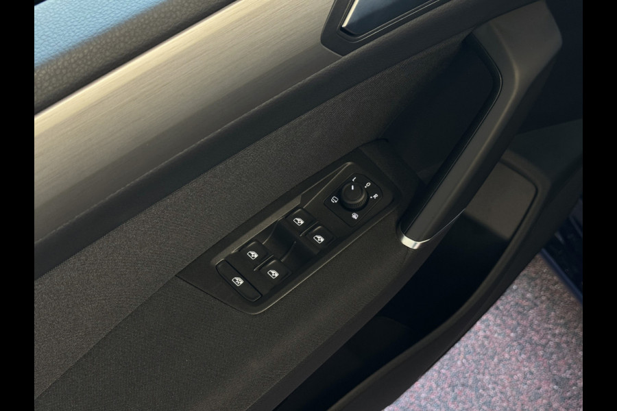 Volkswagen Touran 1.5 TSI 150PK 7P CARPLAY NAVI CAMERA LED ELEK.KLEP VIR.COCKPIT DODE.HOEK DET. STOELVERW KEYLESS 7P 7PERS 10/2024 "Volkswagen rijden begint bij Topautos.nl – 75 topmodellen direct op voorraad!"