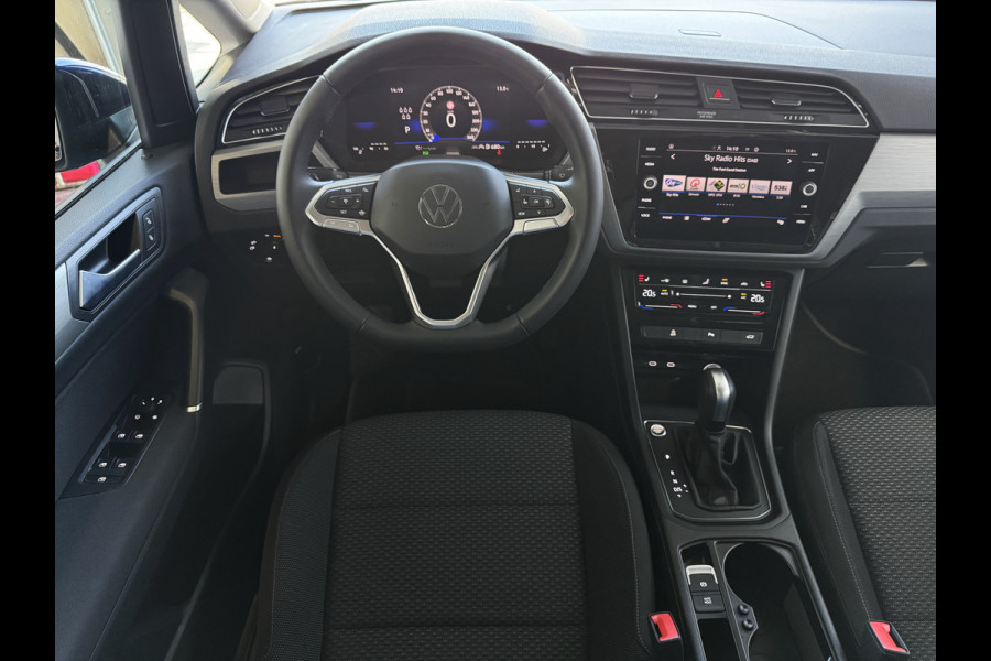 Volkswagen Touran 1.5 TSI 150PK 7P CARPLAY NAVI CAMERA LED ELEK.KLEP VIR.COCKPIT DODE.HOEK DET. STOELVERW KEYLESS 7P 7PERS 10/2024 "Volkswagen rijden begint bij Topautos.nl – 75 topmodellen direct op voorraad!"