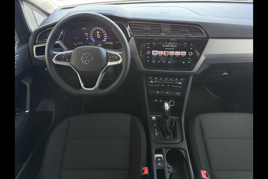 Volkswagen Touran 1.5 TSI 150PK 7P CARPLAY NAVI CAMERA LED ELEK.KLEP VIR.COCKPIT DODE.HOEK DET. STOELVERW KEYLESS 7P 7PERS 10/2024 "Volkswagen rijden begint bij Topautos.nl – 75 topmodellen direct op voorraad!"