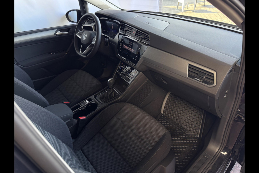 Volkswagen Touran 1.5 TSI 150PK 7P CARPLAY NAVI CAMERA LED ELEK.KLEP VIR.COCKPIT DODE.HOEK DET. STOELVERW KEYLESS 7P 7PERS 10/2024 "Volkswagen rijden begint bij Topautos.nl – 75 topmodellen direct op voorraad!"
