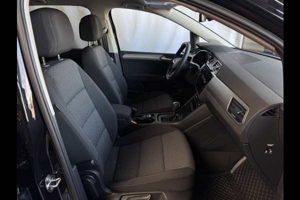 Volkswagen Touran 1.5 TSI 150PK 7P CARPLAY NAVI CAMERA LED ELEK.KLEP VIR.COCKPIT DODE.HOEK DET. STOELVERW KEYLESS 7P 7PERS 10/2024 "Volkswagen rijden begint bij Topautos.nl – 75 topmodellen direct op voorraad!"
