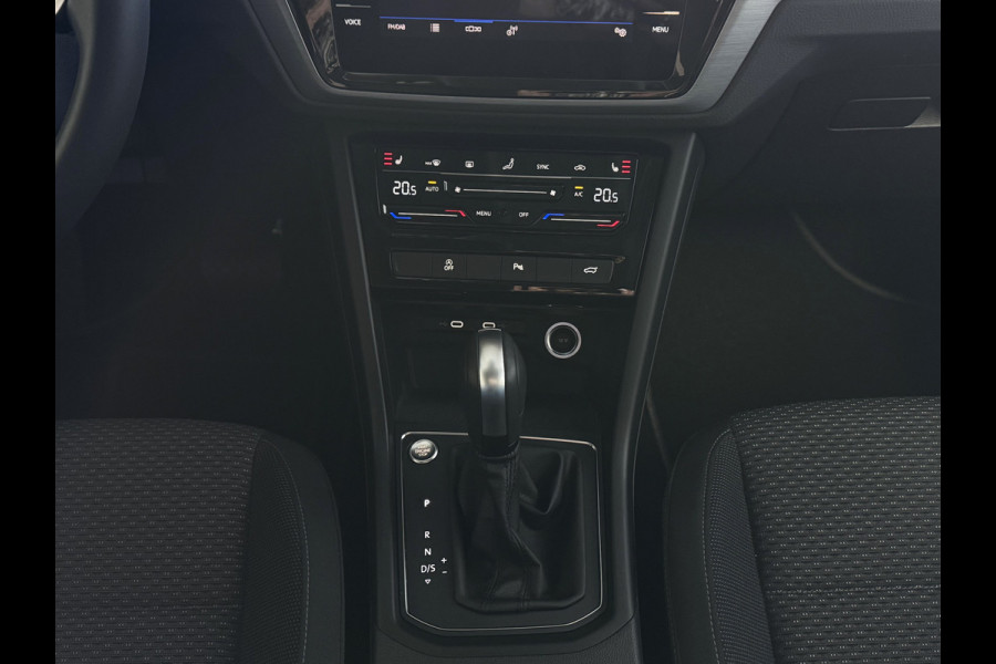Volkswagen Touran 1.5 TSI 150PK 7P CARPLAY NAVI CAMERA LED ELEK.KLEP VIR.COCKPIT DODE.HOEK DET. STOELVERW KEYLESS 7P 7PERS 10/2024 "Volkswagen rijden begint bij Topautos.nl – 75 topmodellen direct op voorraad!"