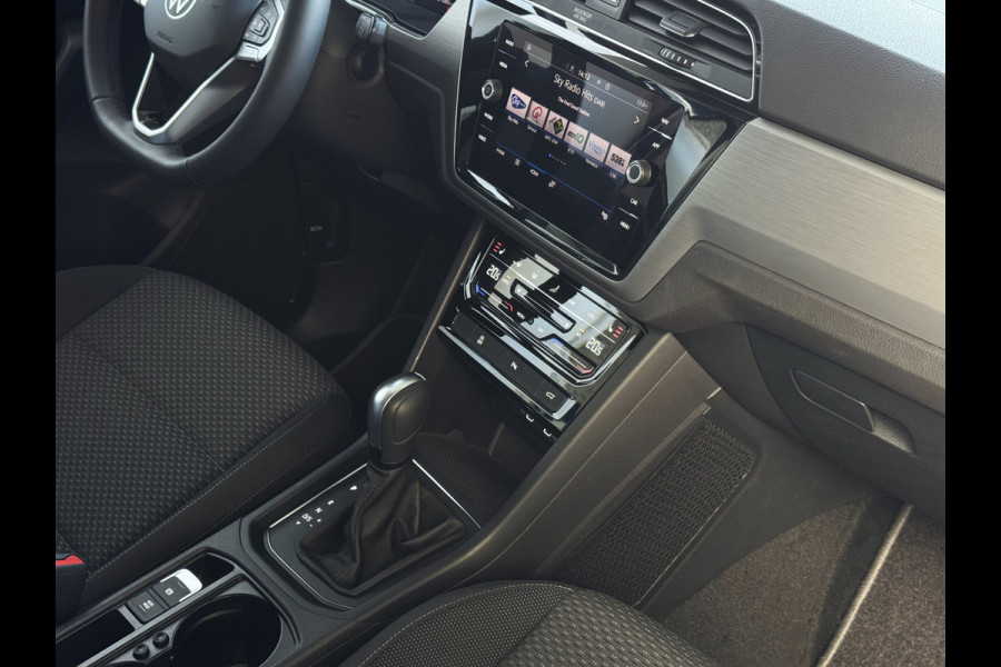 Volkswagen Touran 1.5 TSI 150PK 7P CARPLAY NAVI CAMERA LED ELEK.KLEP VIR.COCKPIT DODE.HOEK DET. STOELVERW KEYLESS 7P 7PERS 10/2024 "Volkswagen rijden begint bij Topautos.nl – 75 topmodellen direct op voorraad!"