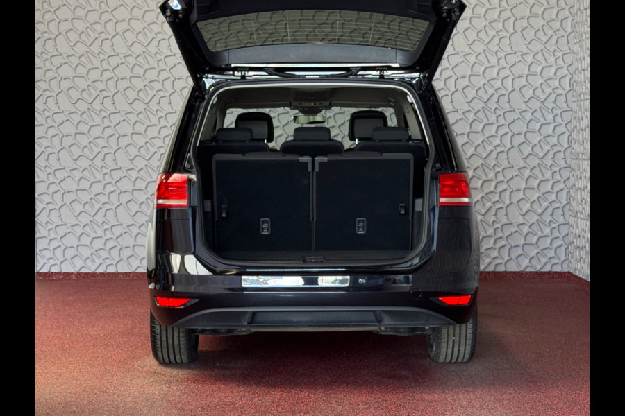 Volkswagen Touran 1.5 TSI 150PK 7P CARPLAY NAVI CAMERA LED ELEK.KLEP VIR.COCKPIT DODE.HOEK DET. STOELVERW KEYLESS 7P 7PERS 10/2024 "Volkswagen rijden begint bij Topautos.nl – 75 topmodellen direct op voorraad!"