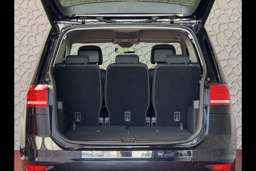 Volkswagen Touran 1.5 TSI 150PK 7P CARPLAY NAVI CAMERA LED ELEK.KLEP VIR.COCKPIT DODE.HOEK DET. STOELVERW KEYLESS 7P 7PERS 10/2024 "Volkswagen rijden begint bij Topautos.nl – 75 topmodellen direct op voorraad!"
