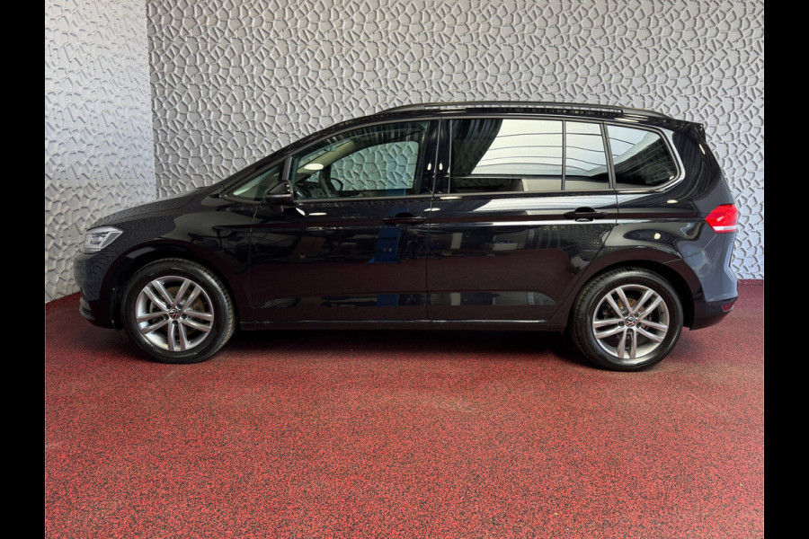 Volkswagen Touran 1.5 TSI 150PK 7P CARPLAY NAVI CAMERA LED ELEK.KLEP VIR.COCKPIT DODE.HOEK DET. STOELVERW KEYLESS 7P 7PERS 10/2024 "Volkswagen rijden begint bij Topautos.nl – 75 topmodellen direct op voorraad!"