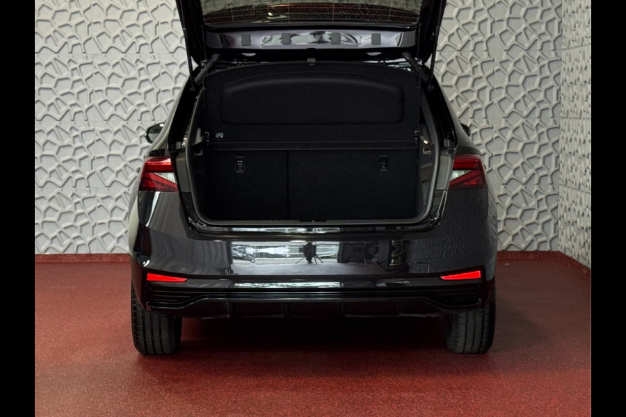 Škoda Fabia 1.0 TSI 116PK MONTE CARLO BLACK CAMERA LED STOEL/STUUR VERW ADAP, CRUISE VIC.COCKPIT 03/2025 Škoda Fabia 1.0 TSI 116PK MONTE CARLO BLACK CAMERA LED STOEL/STUUR VERW ADAP, CRUISE VIC.COCKPIT 03/2025