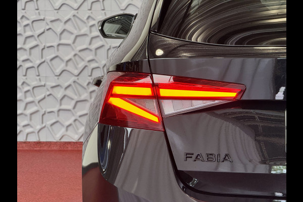 Škoda Fabia 1.0 TSI 116PK MONTE CARLO BLACK CAMERA LED STOEL/STUUR VERW ADAP, CRUISE VIC.COCKPIT 03/2025 Škoda Fabia 1.0 TSI 116PK MONTE CARLO BLACK CAMERA LED STOEL/STUUR VERW ADAP, CRUISE VIC.COCKPIT 03/2025