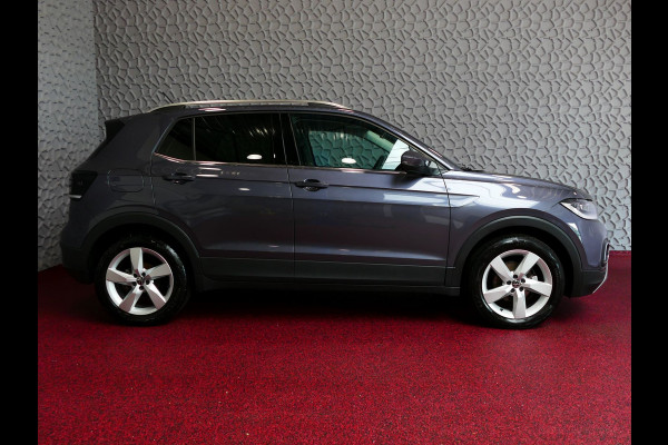 Volkswagen T-Cross 1.5 TSI 2024 150PK STYLE PLUS LMV CARPLAY NAVI VIR.COCKPIT LED CAMERA STOELVERW. ADAP.CRUIS DAB "Volkswagen rijden begint bij Topautos.nl – 75 topmodellen direct op voorraad!" Volkswagen T-Cross 1.5 TSI 2024 150PK STYLE PLUS LMV CARPLAY NAVI VIR.COCKPIT LED CAMERA STOELVERW. ADAP.CRUIS DAB "Volkswagen rijden begint bij Topautos.nl – 75 topmodellen direct op voorraad!"