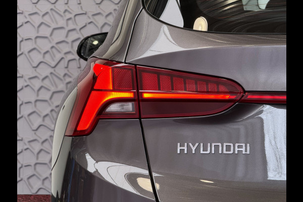 Hyundai Santa Fe 1.6 T-GDI PHEV PREMIUM 7P AWD LEER ELEK.KLEP CAMERA NAVI STOEL/STUUR VERW. PLUG IN HYBRID phev