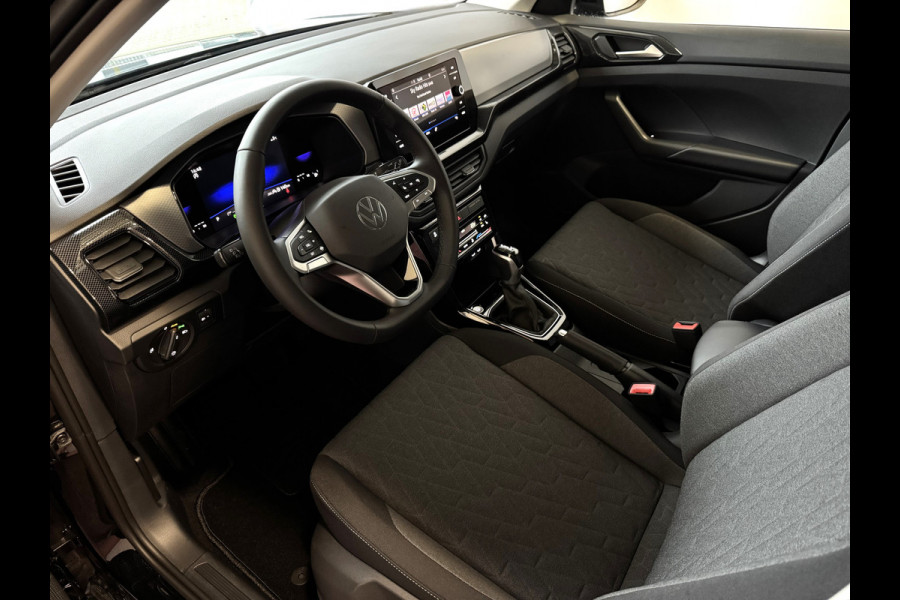 Volkswagen T-Cross NIEUWE AUTO / 150PK 1.5 / MODEL 2025 LED V+A CAMERA DIG.COCKPIT PRO STOELVERW KEYLESS P-ASSIST "Volkswagen rijden begint bij Topautos.nl – 75 topmodellen direct op voorraad!"