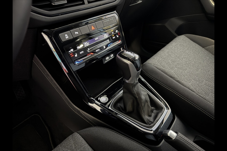 Volkswagen T-Cross NIEUWE AUTO / 150PK 1.5 / MODEL 2025 LED V+A CAMERA DIG.COCKPIT PRO STOELVERW KEYLESS P-ASSIST "Volkswagen rijden begint bij Topautos.nl – 75 topmodellen direct op voorraad!"