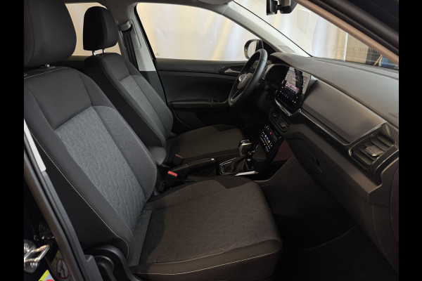 Volkswagen T-Cross NIEUWE AUTO / 150PK 1.5 / MODEL 2025 LED V+A CAMERA DIG.COCKPIT PRO STOELVERW KEYLESS P-ASSIST "Volkswagen rijden begint bij Topautos.nl – 75 topmodellen direct op voorraad!"