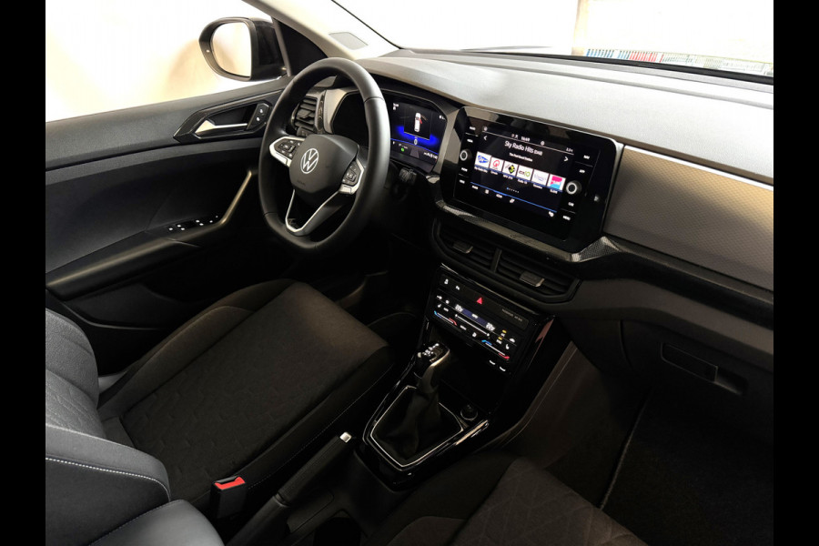 Volkswagen T-Cross NIEUWE AUTO / 150PK 1.5 / MODEL 2025 LED V+A CAMERA DIG.COCKPIT PRO STOELVERW KEYLESS P-ASSIST "Volkswagen rijden begint bij Topautos.nl – 75 topmodellen direct op voorraad!"