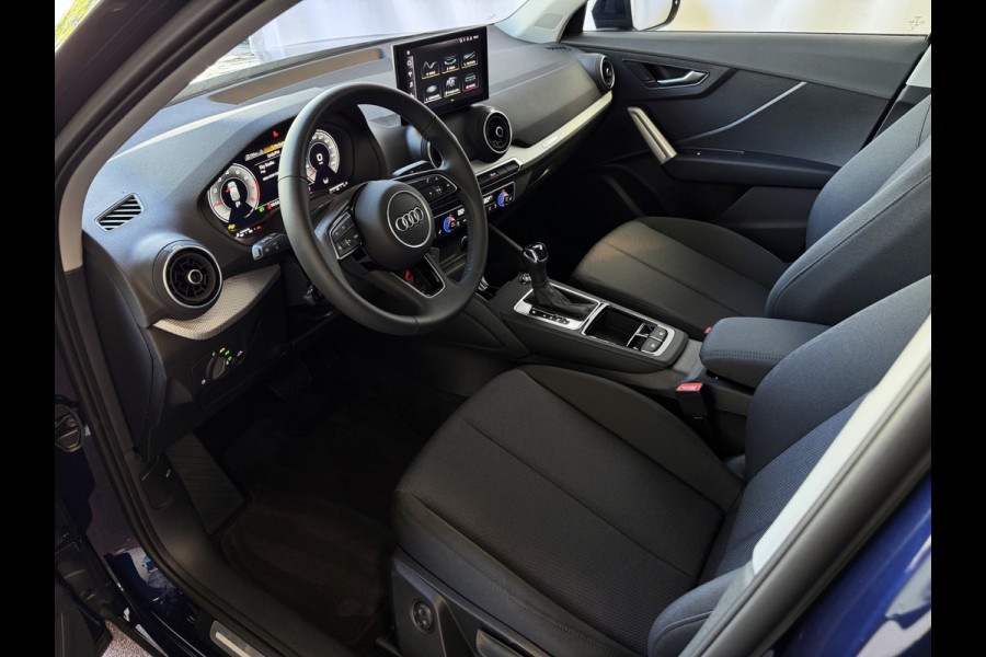 Audi Q2 35 TFSI 1.5 S EDITION FACELIFT 150 PK VIR.COCKPIT TOUCHSCREEN CARPLAY NAVI CAMERA LED STOELVERW. PDC 2025 "Audi rijden begint bij Topautos.nl – 20 Audi topmodellen direct op voorraad!"