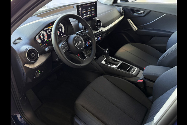 Audi Q2 35 TFSI 1.5 S EDITION FACELIFT 150 PK VIR.COCKPIT TOUCHSCREEN CARPLAY NAVI CAMERA LED STOELVERW. PDC 2025 "Audi rijden begint bij Topautos.nl – 20 Audi topmodellen direct op voorraad!"