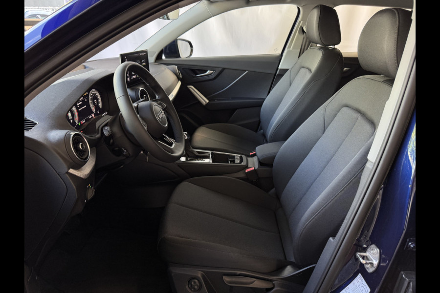 Audi Q2 35 TFSI 1.5 S EDITION FACELIFT 150 PK VIR.COCKPIT TOUCHSCREEN CARPLAY NAVI CAMERA LED STOELVERW. PDC 2025 "Audi rijden begint bij Topautos.nl – 20 Audi topmodellen direct op voorraad!"