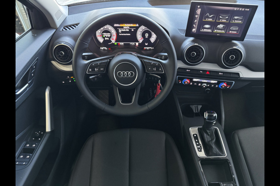 Audi Q2 35 TFSI 1.5 S EDITION FACELIFT 150 PK VIR.COCKPIT TOUCHSCREEN CARPLAY NAVI CAMERA LED STOELVERW. PDC 2025 "Audi rijden begint bij Topautos.nl – 20 Audi topmodellen direct op voorraad!"