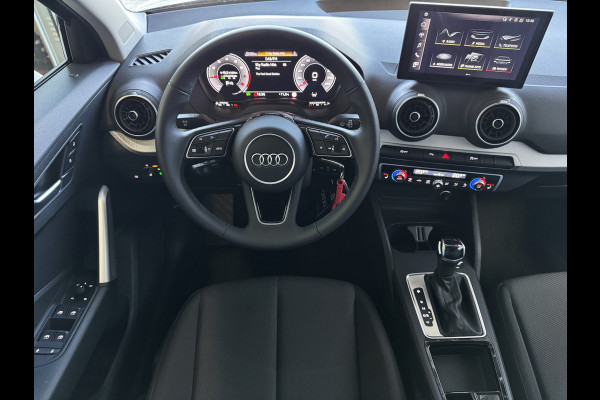 Audi Q2 35 TFSI 1.5 S EDITION FACELIFT 150 PK VIR.COCKPIT TOUCHSCREEN CARPLAY NAVI CAMERA LED STOELVERW. PDC 2025 "Audi rijden begint bij Topautos.nl – 20 Audi topmodellen direct op voorraad!"