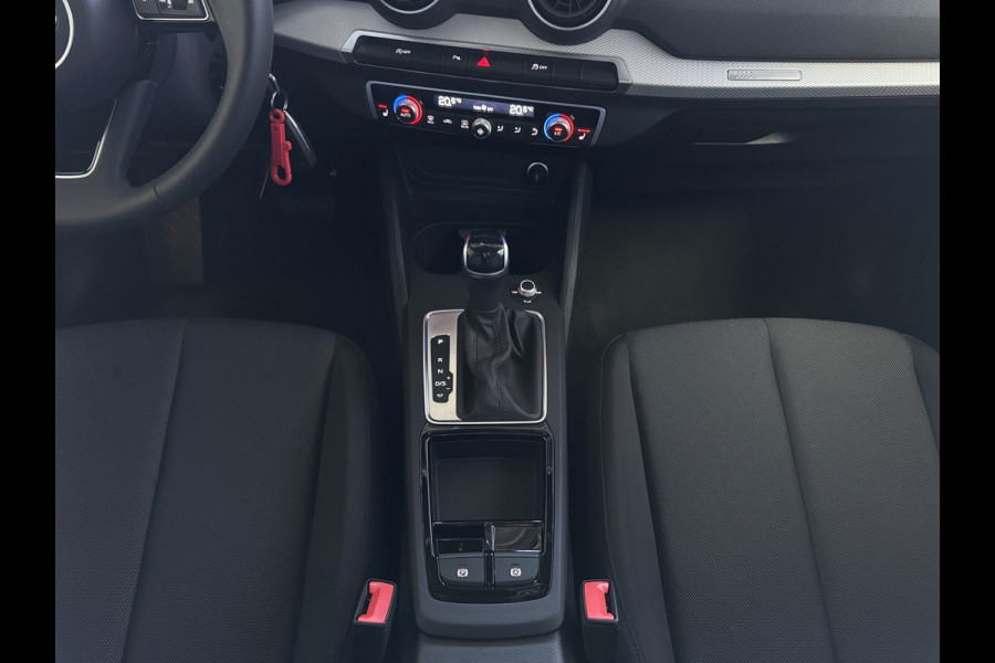 Audi Q2 35 TFSI 1.5 S EDITION FACELIFT 150 PK VIR.COCKPIT TOUCHSCREEN CARPLAY NAVI CAMERA LED STOELVERW. PDC 2025 "Audi rijden begint bij Topautos.nl – 20 Audi topmodellen direct op voorraad!"