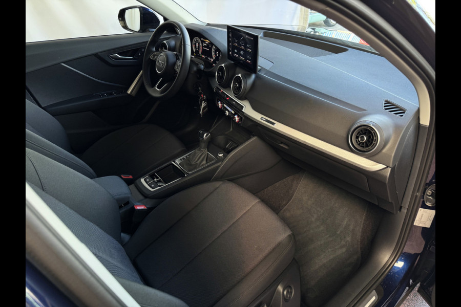 Audi Q2 35 TFSI 1.5 S EDITION FACELIFT 150 PK VIR.COCKPIT TOUCHSCREEN CARPLAY NAVI CAMERA LED STOELVERW. PDC 2025 "Audi rijden begint bij Topautos.nl – 20 Audi topmodellen direct op voorraad!"