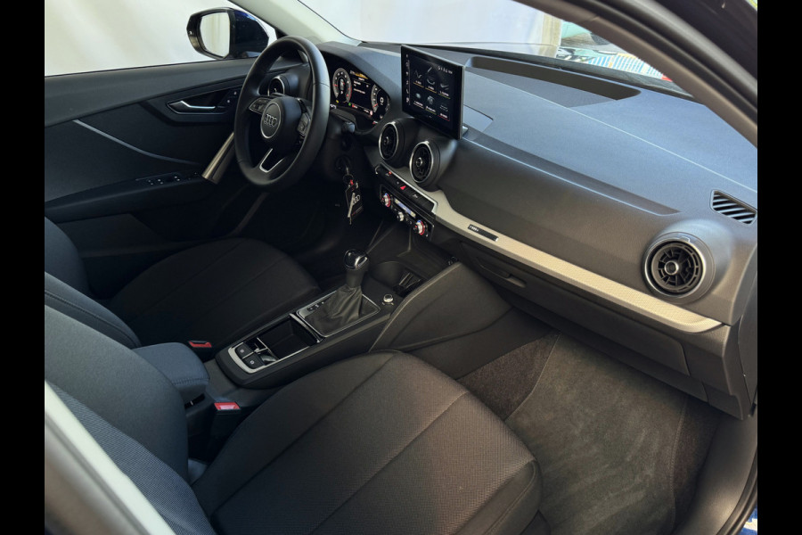 Audi Q2 35 TFSI 1.5 S EDITION FACELIFT 150 PK VIR.COCKPIT TOUCHSCREEN CARPLAY NAVI CAMERA LED STOELVERW. PDC 2025 "Audi rijden begint bij Topautos.nl – 20 Audi topmodellen direct op voorraad!"