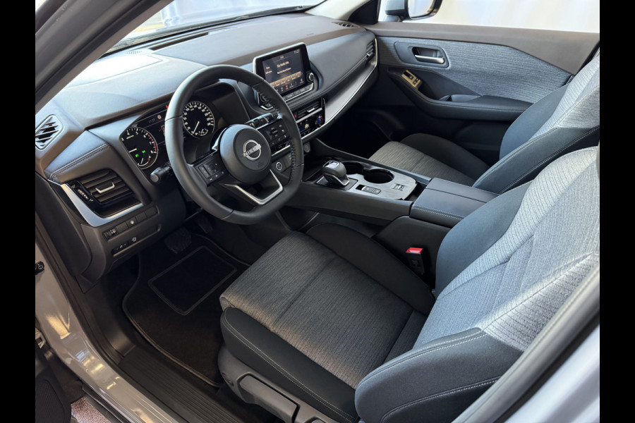 Nissan X-Trail 1.5 MHEV 7PERS. 1800 KG TREK. STOEL/BANK/RUIT CARPLAY NAVI VERW. LED ADAP.CRUISE 7P 7 PERSOONS 10/2024