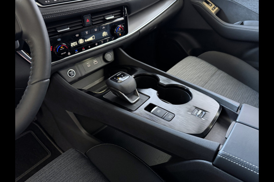 Nissan X-Trail 1.5 MHEV 7PERS. 1800 KG TREK. STOEL/BANK/RUIT CARPLAY NAVI VERW. LED ADAP.CRUISE 7P 7 PERSOONS 10/2024